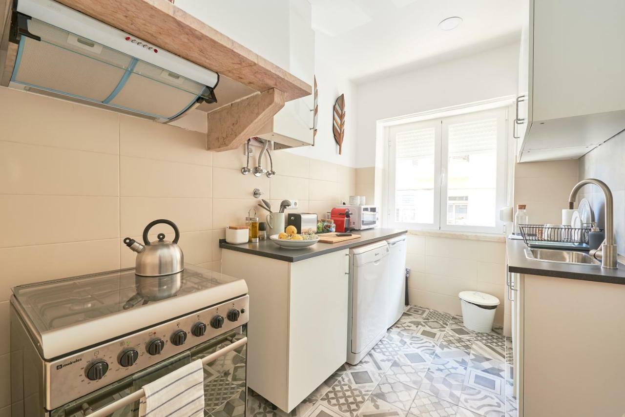 Belem Light Filled Apartment, By Timecooler * Lisbon